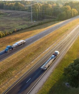 ¿Te apasiona la carretera? ¿Te gusta el olor a gasoil por la mañana? ¿Eres de los que creen que la puntualidad no es una opción, sino una actitud? Entonces… ¡te estamos buscando!